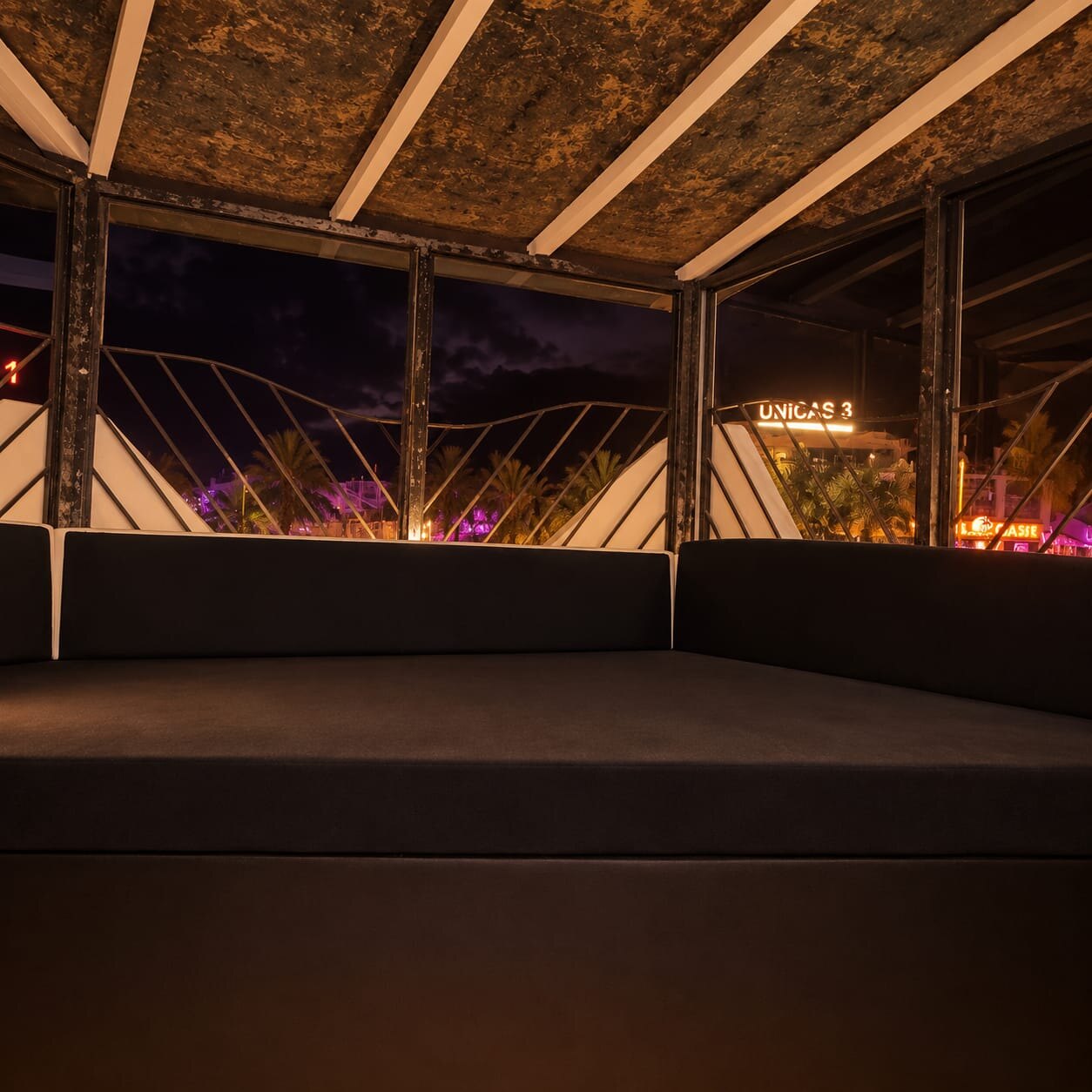 Lounge bed with panoramic night view