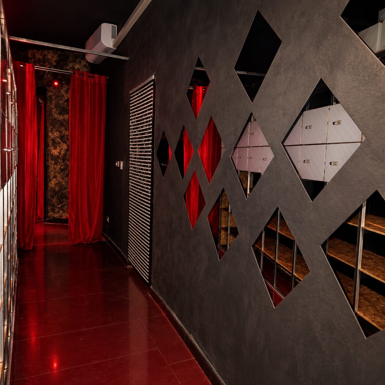 Changing area with lockers